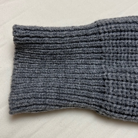 Fashion Nova Reversible Grey Bow Knot Sweater - Picture 7 of 8